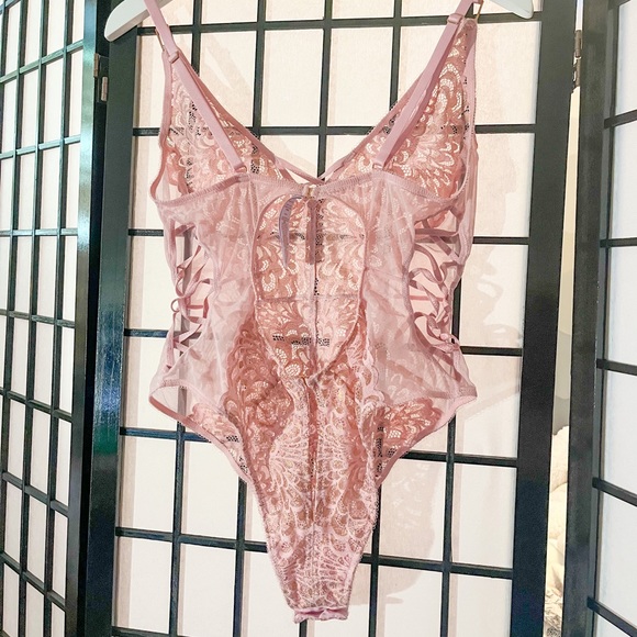 SAVAGE X FENTY 🌸 Lace one-piece Teddy 🌸 - Picture 2 of 2